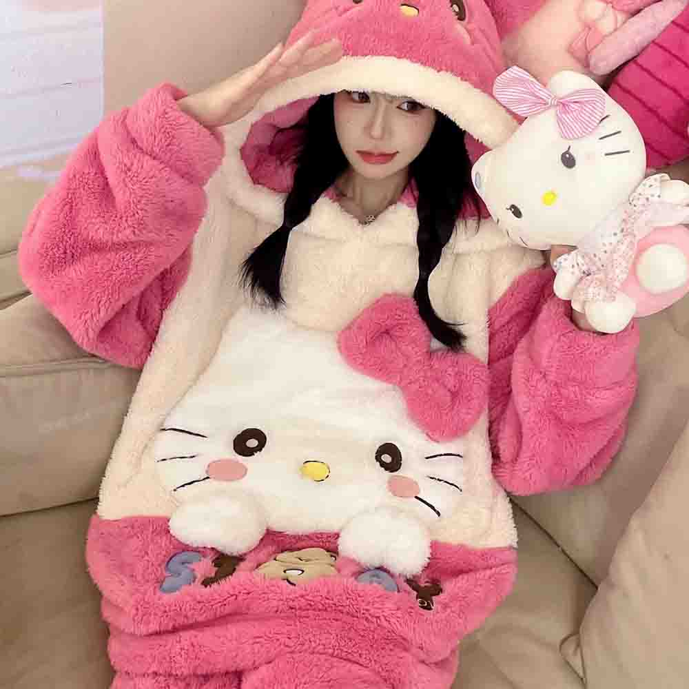Warm Winter Clothing - Женский комплект пижамы Hello Kitty и